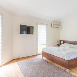 Ramzes USTKA Bungalow- domek z klimatyzacją, hotel in Przewłoka