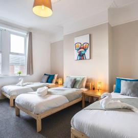 Parking - Contractors Stays - 10 mins to Freeman Hospital, hotel en Old Walker