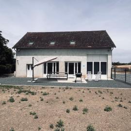 Gîte 15 personnes maison familiale proche du PAL, hôtel à Diou