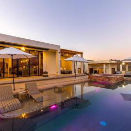 8BR Beach Estate, Pool, Hot Tub, 4 Villas, hotel in San José del Cabo
