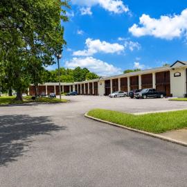 Country Host Inn, Hotel in Franklin
