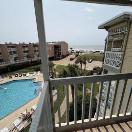 Ocean & Pool View - Top Floor - 2 Pools - Hot Tub - GYM - Tennis ct - Cruise Parking - Shoreline Stays 9303