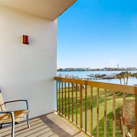 Inviting bayfront suite with water views picnic area & pool