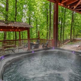 Re-Up Retreat King Bed, Hot Tub, Zero Pet Fees, hotelli kohteessa Whittier