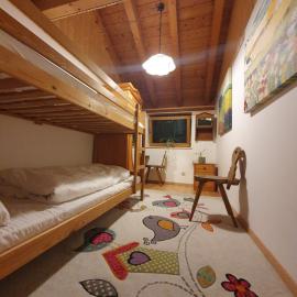 Sleep & Go - Zweibettzimmer mit Gemeinschaftsbad，松托芬的飯店
