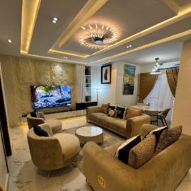 De Crystal Place, hotel a Ikate