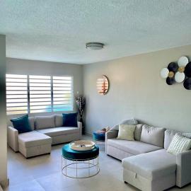 Viesnīca Modern 4BR Oasis pilsētā Bajamona