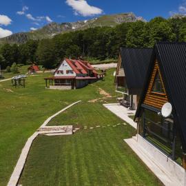 Apartments CENTER OF THE WORLD, hotel a Žabljak