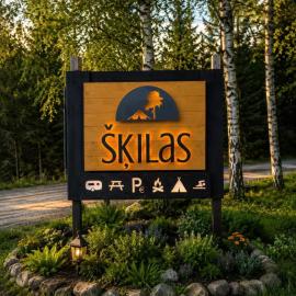 Šķilas, hotel u gradu Pērkone