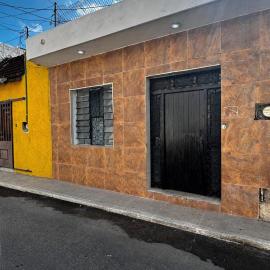 Spacious house in the downtown area, 10 minutes from the sea