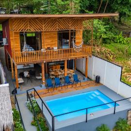 Jacaranda House, rustic, Private Pool, hotel en Talamanca