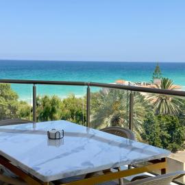 Apartment with sea view and pool access, hotel a Chott Meriem