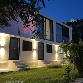 Escape Suites, hotel in Dhërmi
