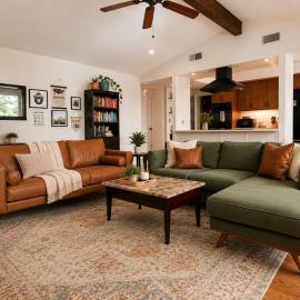 Home in the Pines - Apple Hill - Dog Friendly - Snow Nearby, hotel i Pollock Pines