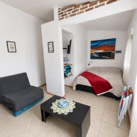 Alojamiento EYO en Chuy con Baño Privado y Aire Acondicionado, hotel in Chuy