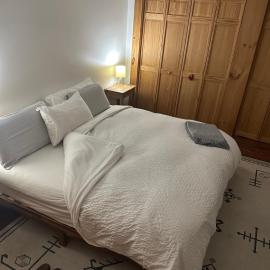 New Downtown Rutland Studio 20 Min to Killington, hotel a Rutland