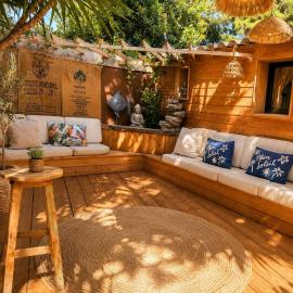 Le Tiki Lodge، فندق في فريجوس