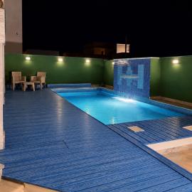 Villa trois étages avec piscine，Borj el Khessous的飯店