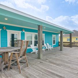 Bolivar Peninsula Beach House: Family Friendly!