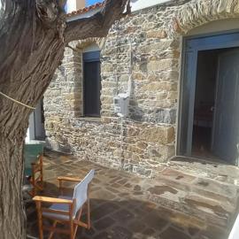 Vounios house, hotel en Manganítis