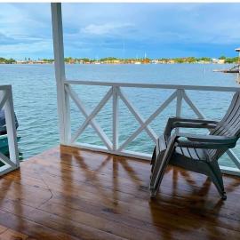 Beautiful cabin by the sea, hotel in Istmito
