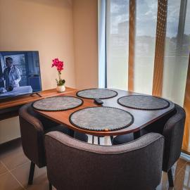 Apto premium frente a la FOSCAL, HIC y Cañaveral, hotel in Floridablanca