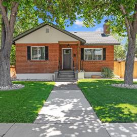 Charming house in Midtown District, hotel u gradu Reno