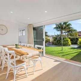 Coastal Palms - Recently Renovated Beachside Haven