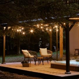 Evergreen Lodge, Hot Tub Retreat Near Lake Placid and White Face, hotel v destinácii Jay