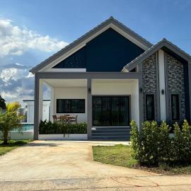Pool Villa Maephim 4, by Somjai、クレンのホテル