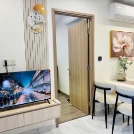 Cozy Fully Furnished 2 Bedroom Apartment, Beverly Solari, 5 mins walk from Vincome Mega Mall