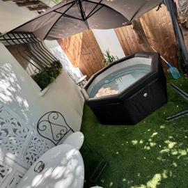 Modern suite with jacuzzi, Hotel in Toulon