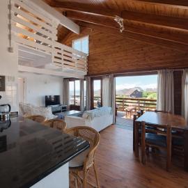 Beach Cabin with a pool, hotel a Port Alfred