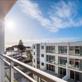 Ocean View Beach Escape - Top Floor Apartment