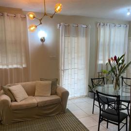 Comfy, Spacious Apartment near the beach