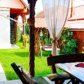 Casa Marty, hotel em Cartisoara