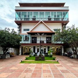 ActivateC3 Hostel, מלון בפנום פן