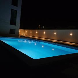 Apartmanska vila sa bazenom Klarika、ヴァンタシチのホテル