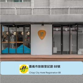 Light Hostel, hotel in Chiayi City