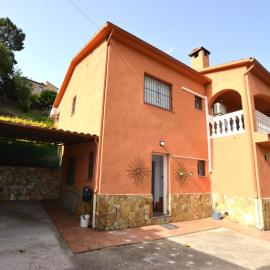Villa Victoria 8 Pax 7kms Lloret de Mar, hotel in Vidreres