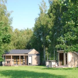Brzozowy Zakątek - domek całoroczny, sauna, jacuzzi, hotel in Radzanów