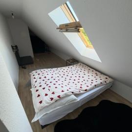 Exklusives Dach-Loft Helles Wohnerlebnis, hotell i Elmshorn