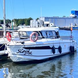 Siesta Luxury Love Boat - NOCLEG NA ŁODZI W MARINIE SOLNEJ โรงแรมในโควอบเซก