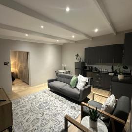 Somerset-West PRIME SPOT Solar Powered, hotel in Helderberg