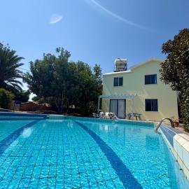 Queen Evridiki, hotel a Peyia