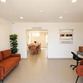 Almancil Hostel, hotel a Almancil