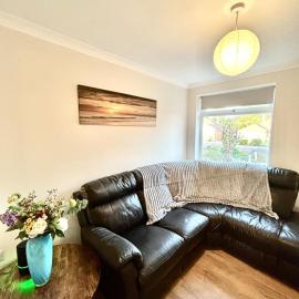 Two beautiful bedrooms bungalow in Oxford, hotel in Kidlington