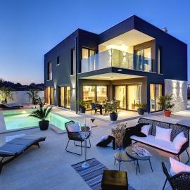 Villa Orion - Private Heated Pool, Sauna & Jacuzzi