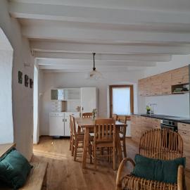 Casa Solandra, hotel em Romeno