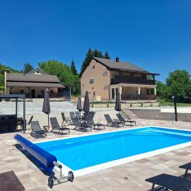 Jakiland house Plitvice Lakes, hotel in Korenica